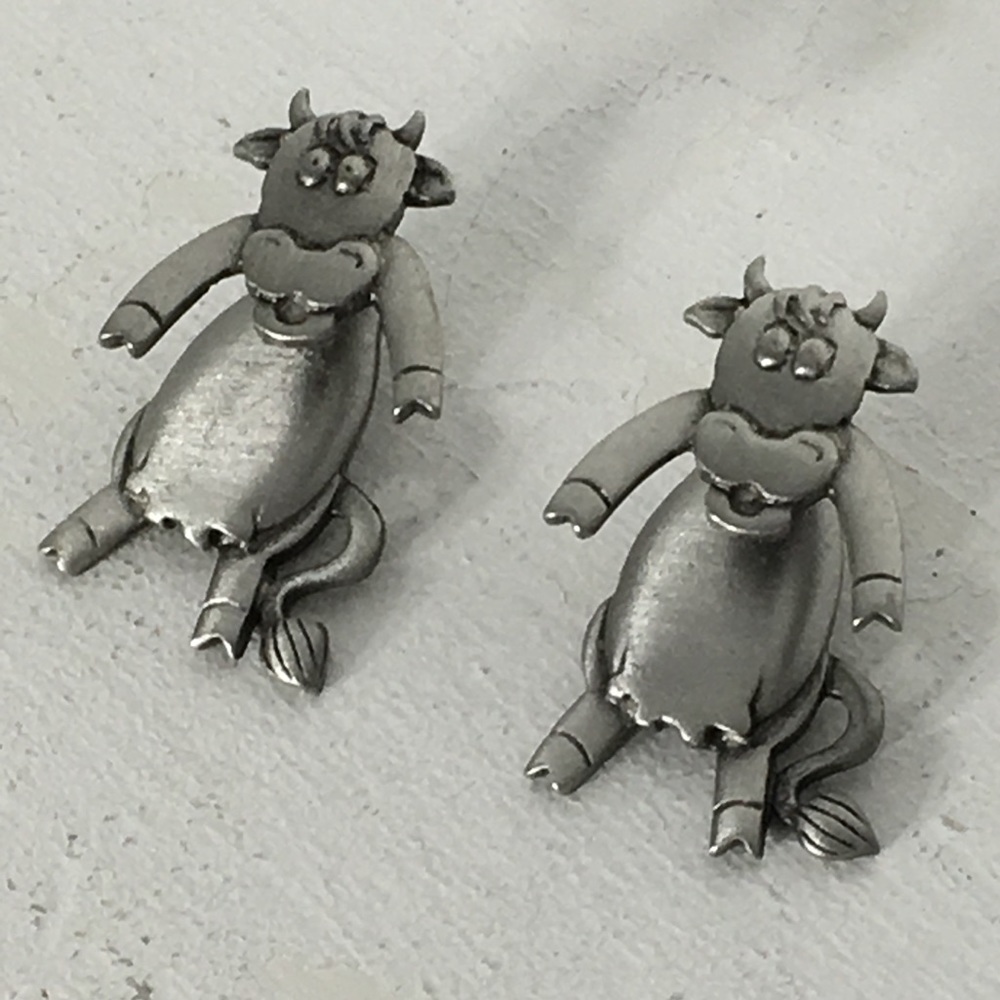 Vintage Signed JJ Cow 🐄 Movable Pewter Earrings